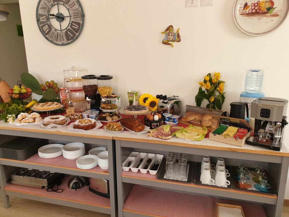 B&B Villa Chiara Bed And Breakfast Таормина Экстерьер фото